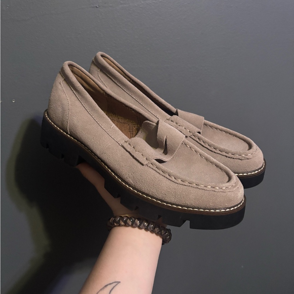 House of Harlow 1960 beige platform loafers size 8